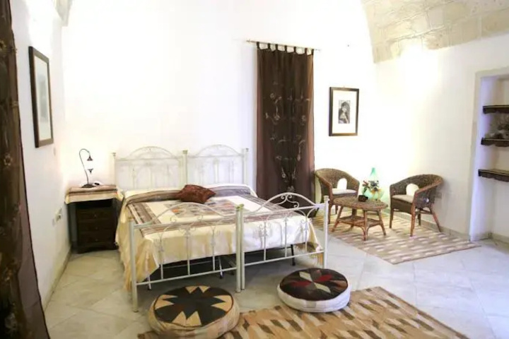 Room 3 of 7