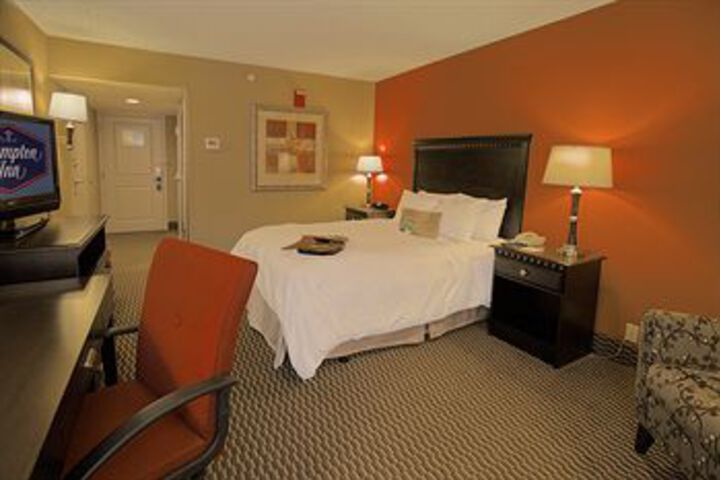 Room 10 of 27