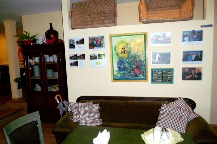 Room 11 of 25