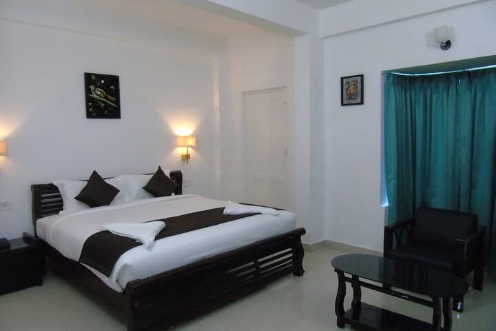 Room 5 of 25