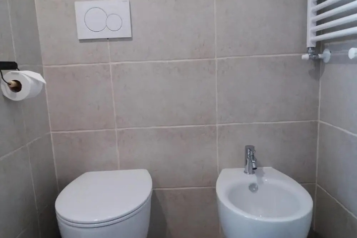 Room 8 of 17
