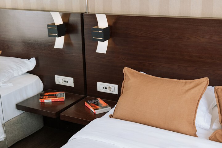 Room 18 of 30