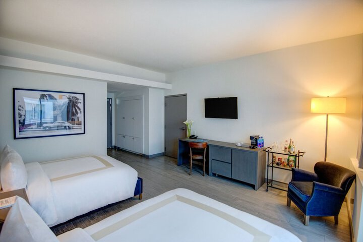 Standard Room, King or Two Doubles (14 of 15)