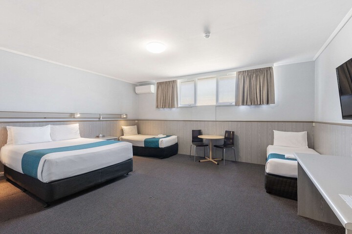 Room 16 of 53