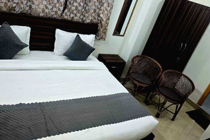 Room 3 of 17