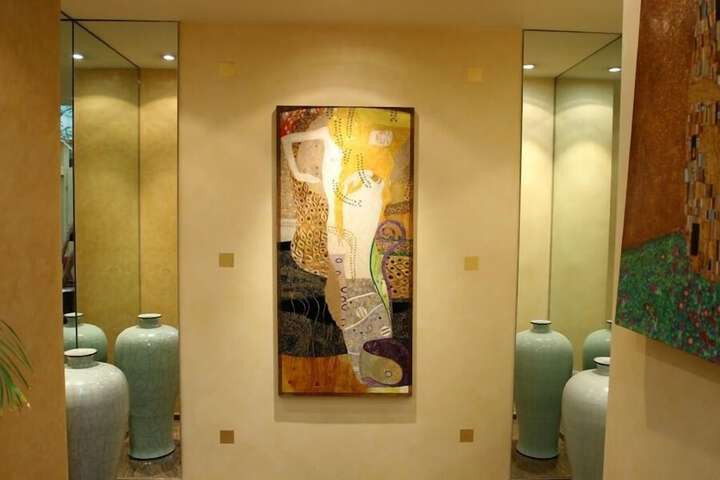 Lounge 67 of 85