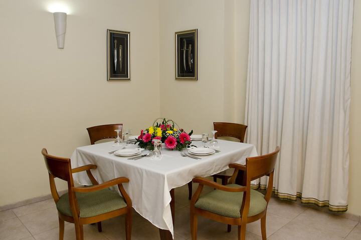 Room 9 of 60