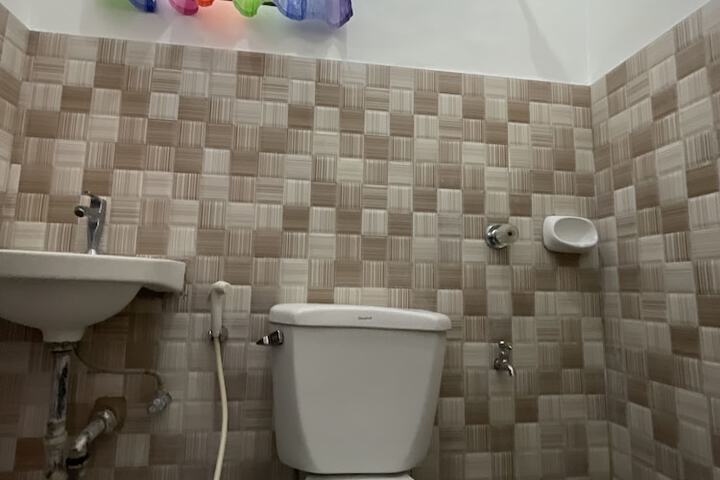Room 119 of 200