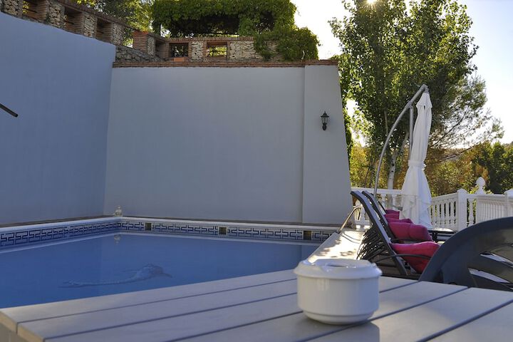Pool 28 of 82