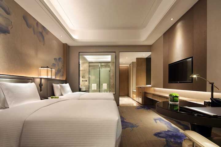 Room 10 of 44