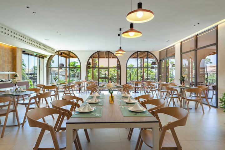 Dining 62 of 137