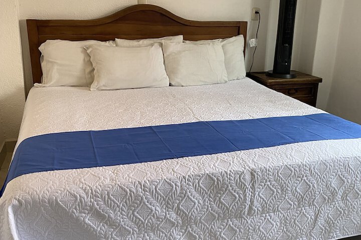 Room 15 of 36