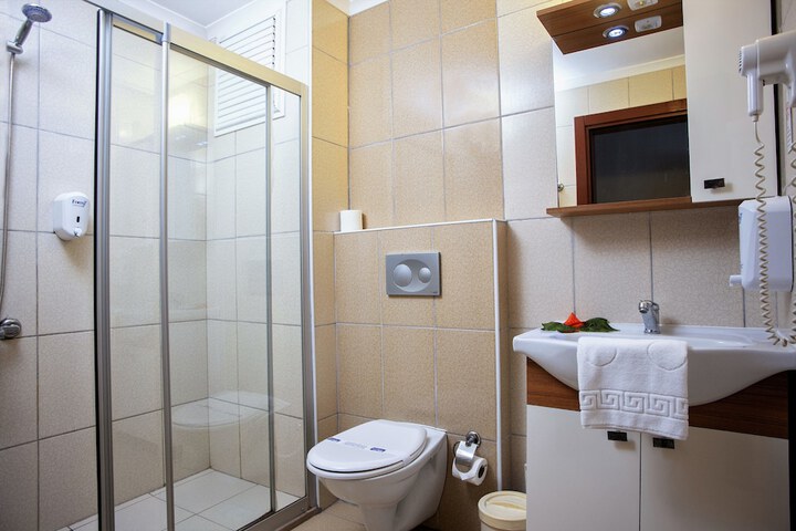 Room 5 of 37