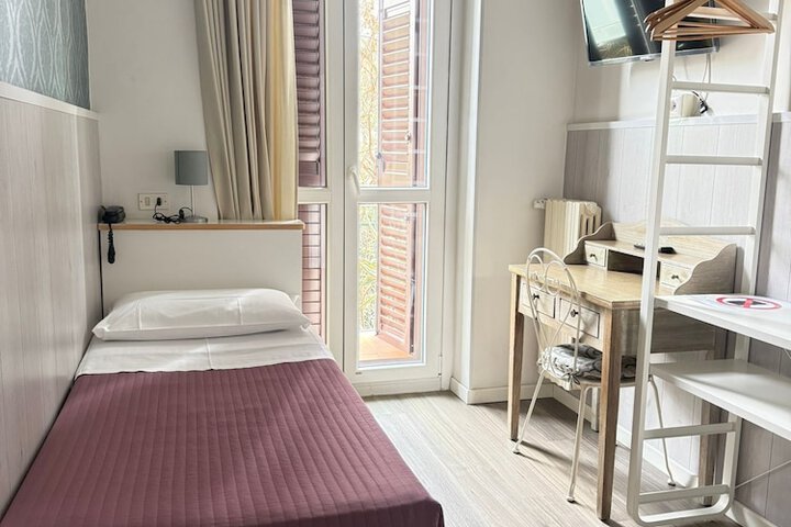 Room 20 of 37
