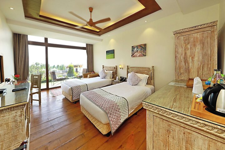 Room 2 of 9