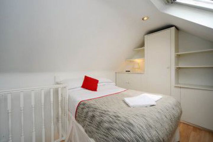 Room 16 of 27