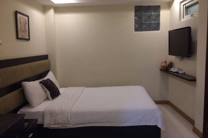 Room 18 of 53
