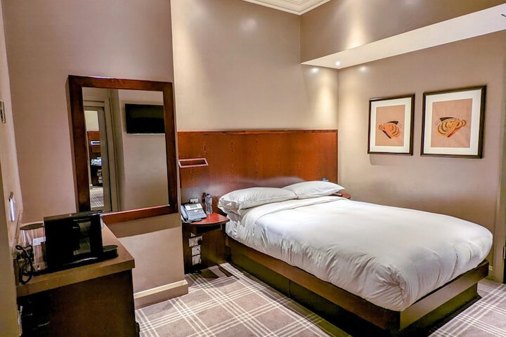 Room 19 of 55