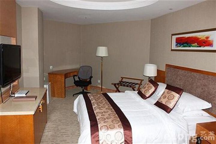 Room 9 of 75