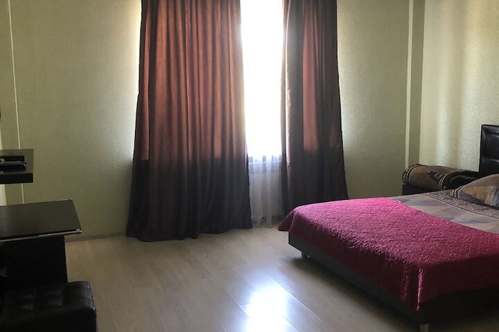 Room 5 of 17