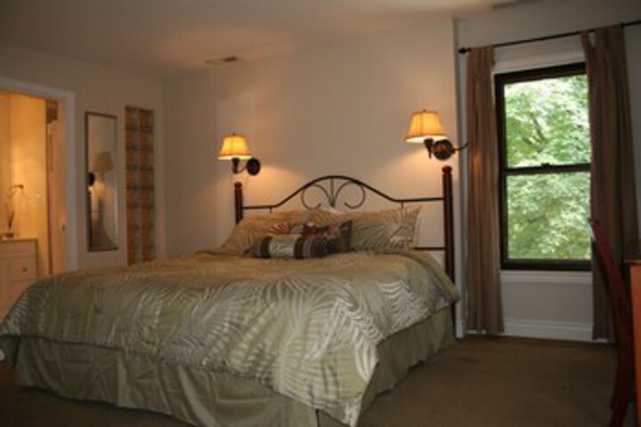 Room 103 of 111