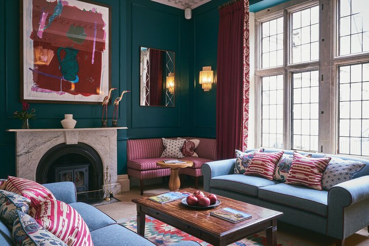 Lounge 61 of 68