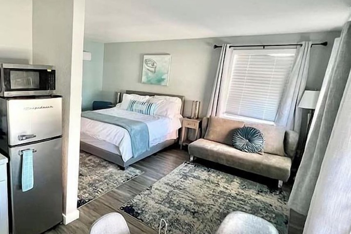 Room 71 of 100
