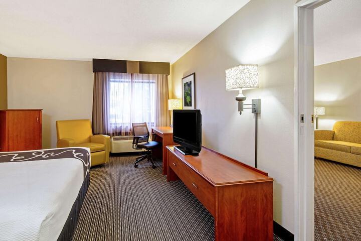 Room 17 of 28
