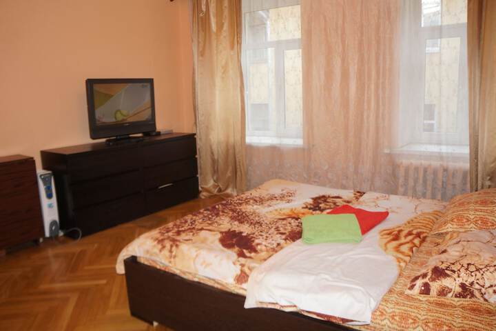 Room 4 of 11