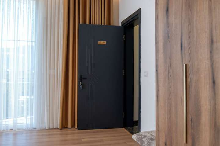 Room 33 of 135