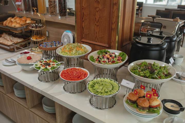 Dining 50 of 72