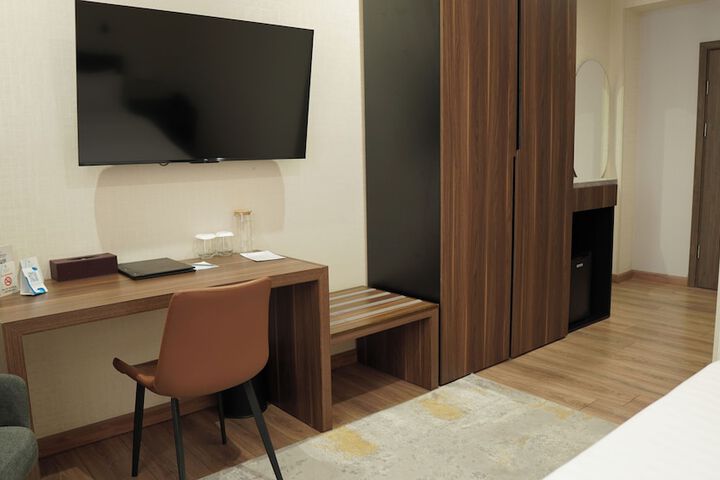 Room 29 of 61