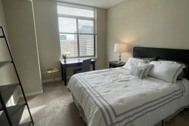 Room 4 of 11