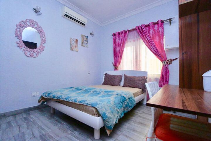 Room 12 of 38