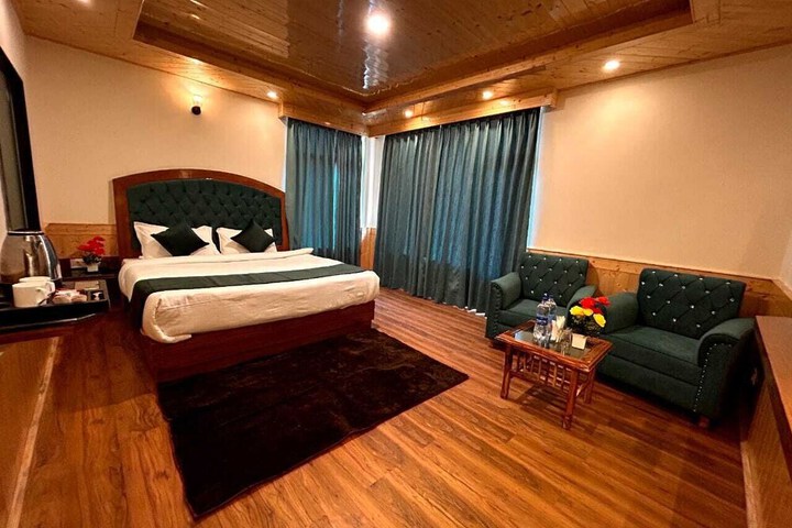 Room 9 of 11
