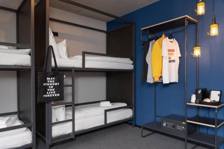 Room 29 of 146