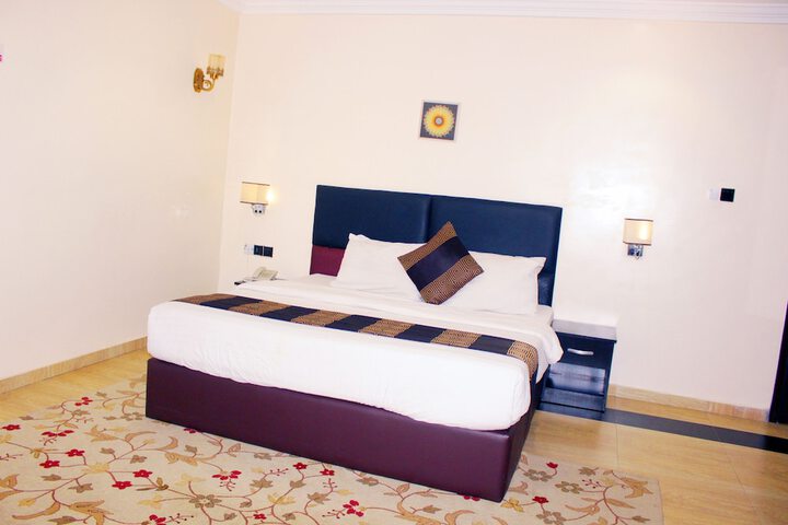Room 48 of 93