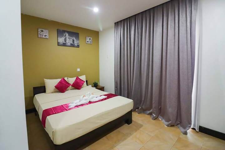 Room 6 of 16