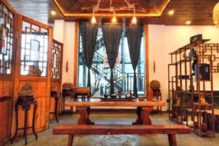 Jishou Aizhai Grand Hotel