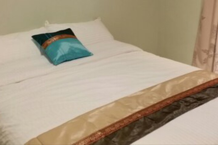 Room 18 of 30