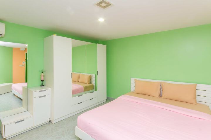 Room 18 of 35