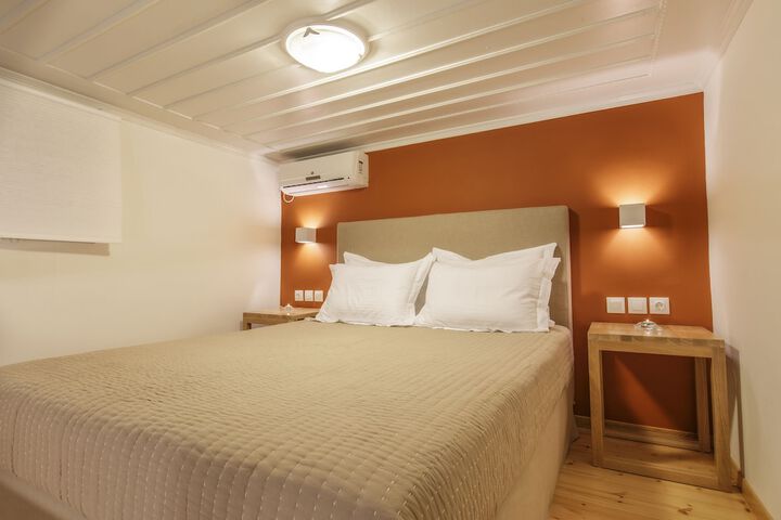 Room 30 of 96