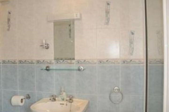 Room 4 of 35