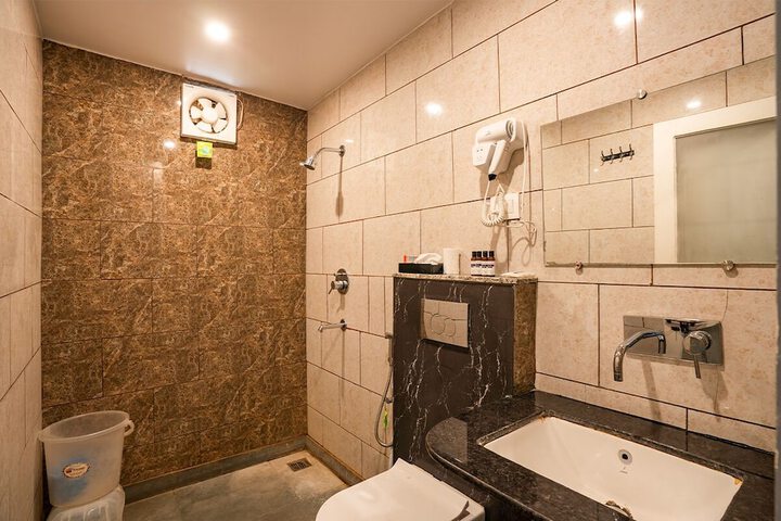 Room 10 of 35