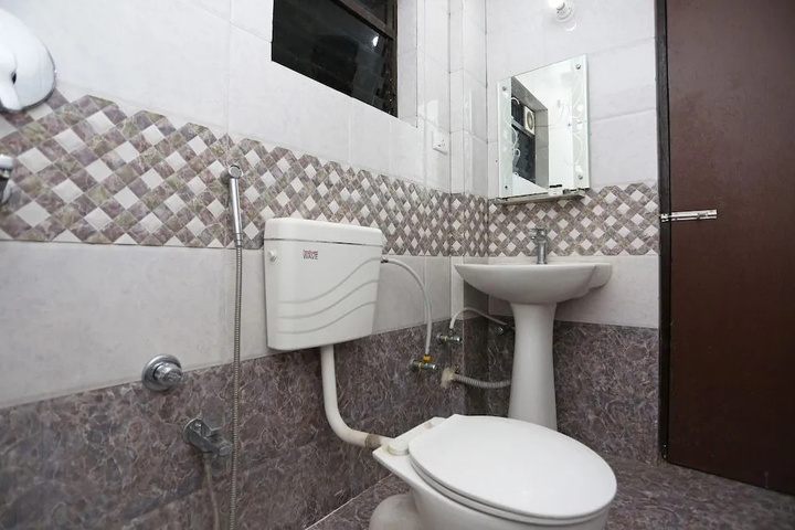 Room 8 of 13
