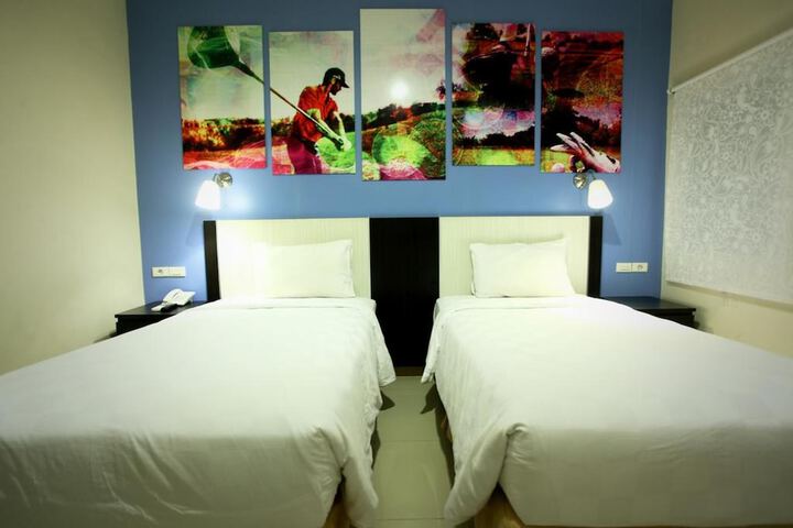 Room 11 of 53