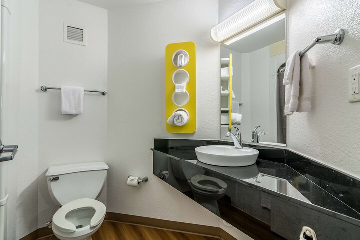Bathroom amenities