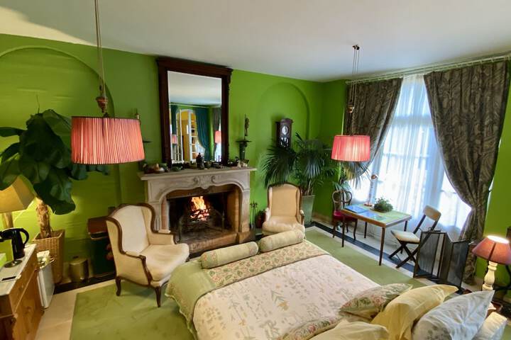 Room 2 of 45