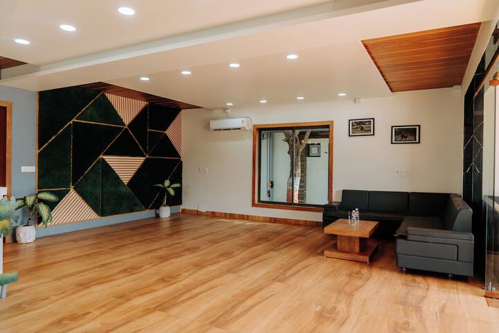 Hotel Interior 11 of 139