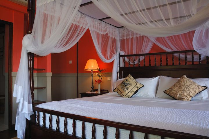 Room 5 of 78